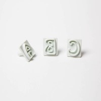 perle-doree-emporte-piece-alphabet-64pieces