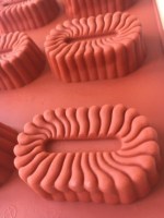 perle-doree-moule-silicone-ovale-strie1